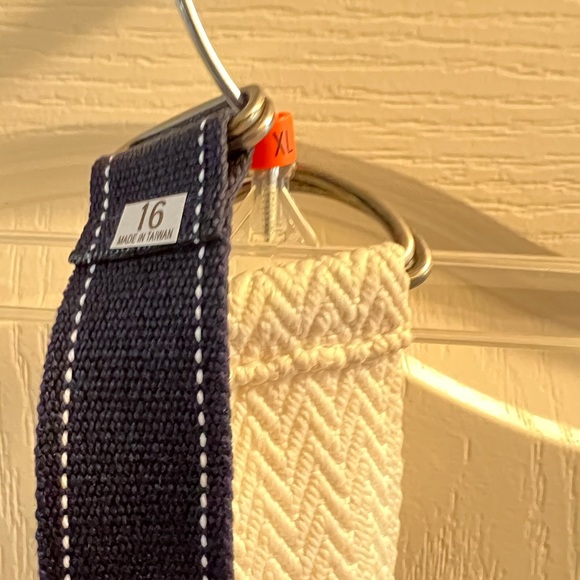 4- 42 inch belts, beige, white and 2 navy - Picture 4 of 5